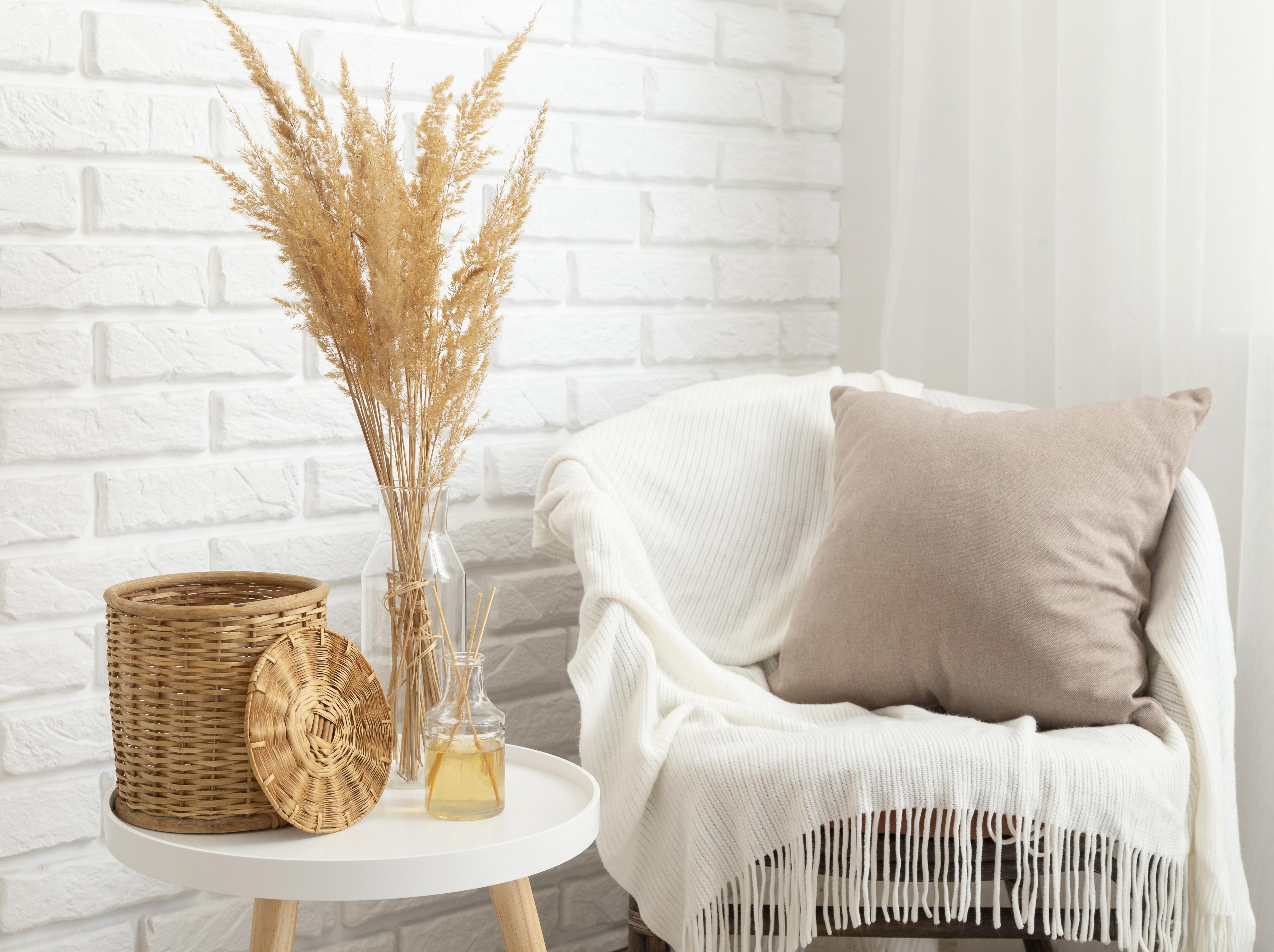 Living Room & Décor